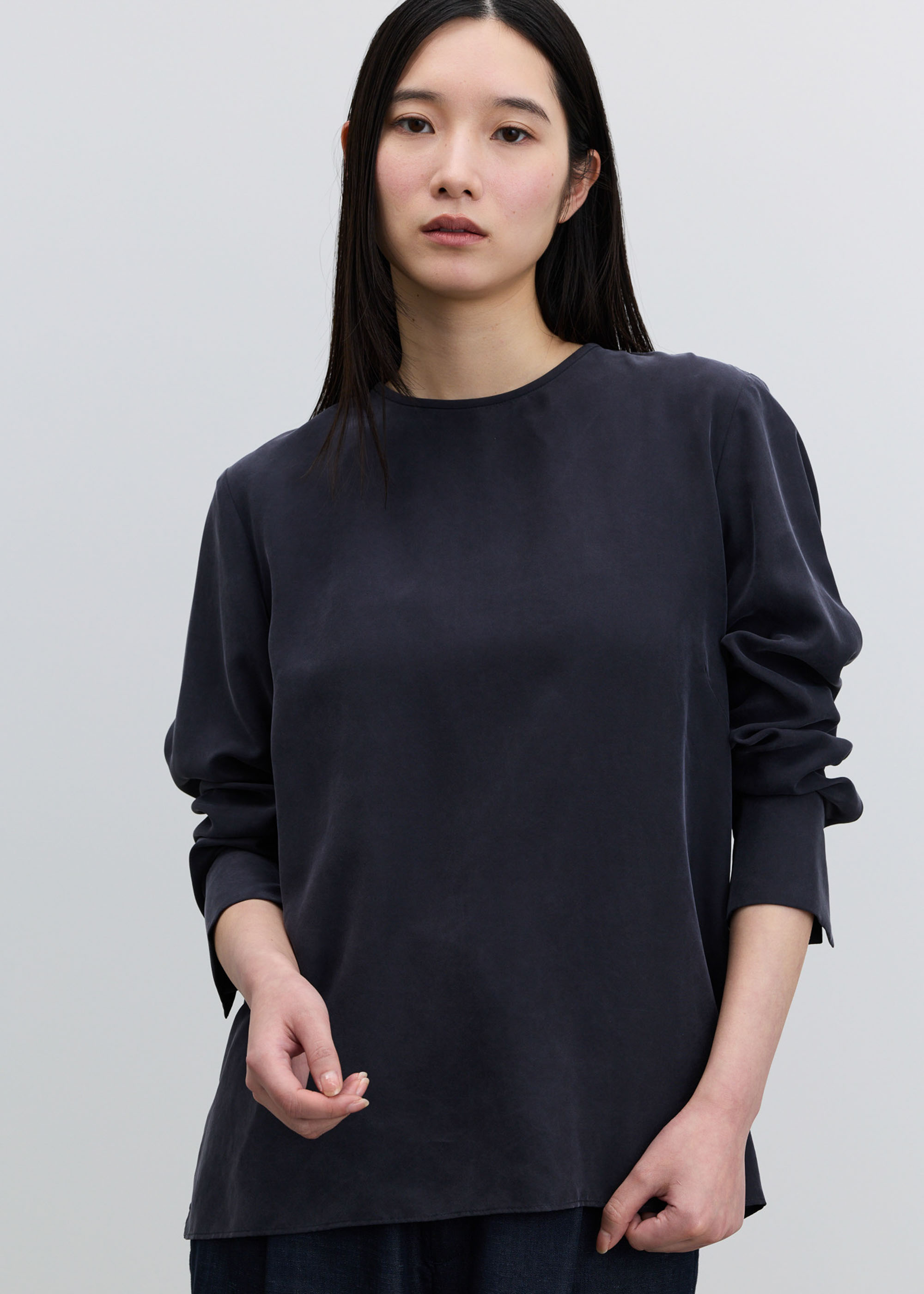 soeju ソージュ　定番ブラウス シルククルーネックブラウス - SOÉJU online store｜上質な大人の女性